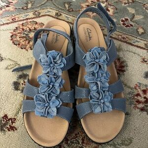 clark’s women’s wedged sandals NWOT